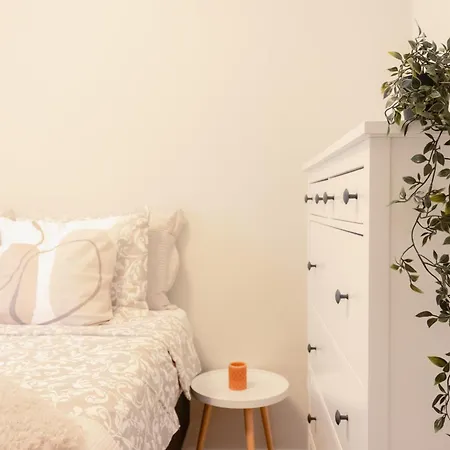 Modern Boho Charm In Kallio, Walk To City Center Helsinki Exterior photo