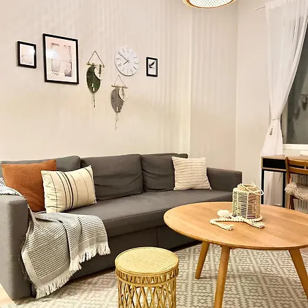 Modern Boho Charm In Kallio, Walk To City Center Helsinki Exterior photo